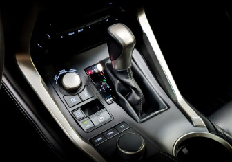 Подержанный автомобиль Lexus NX 2014 года (27 фото)