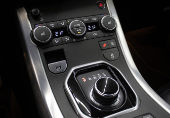 Подержанный автомобиль Land Rover Range Rover Evoque 2018 года (19 фото)