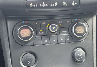 Подержанный автомобиль Nissan Qashqai 2009 года (14 фото)