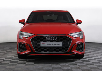 Подержанный автомобиль Audi A3 Hatchback 2021 года (2 фото)