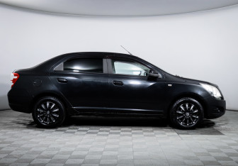 Подержанный автомобиль Chevrolet Cobalt Sedan 2013 года (4 фото)