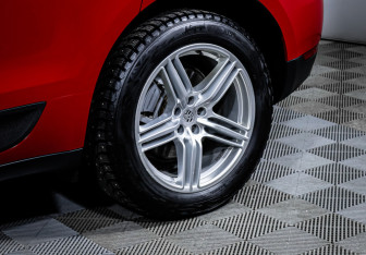 Подержанный автомобиль Porsche Macan 2017 года (15 фото)