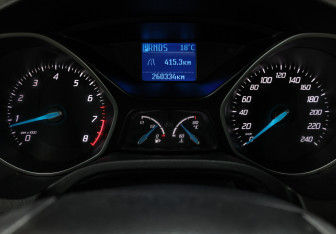 Подержанный автомобиль Ford Focus Hatchback 2011 года (13 фото)