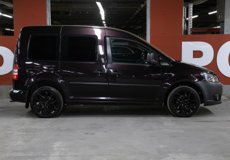 Подержанный автомобиль Volkswagen Caddy Compactvan 2011 года (4 фото)