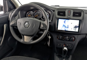 Подержанный автомобиль Renault Logan Sedan 2017 года (25 фото)