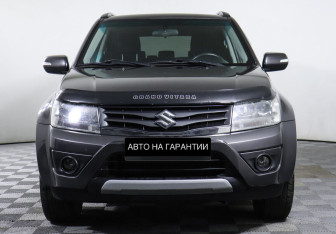 Подержанный автомобиль Suzuki Grand Vitara 2013 года (2 фото)