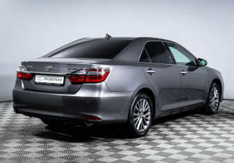 Подержанный автомобиль Toyota Camry Sedan 2016 года (5 фото)