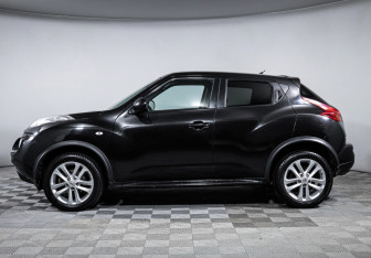 Подержанный автомобиль Nissan Juke 2012 года (8 фото)
