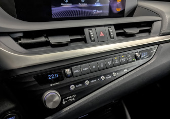 Подержанный автомобиль Lexus ES 2021 года (30 фото)