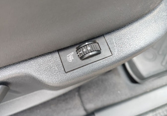 Подержанный автомобиль Peugeot 3008 2014 года (15 фото)