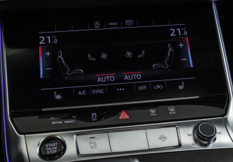 Подержанный автомобиль Audi A6 Sedan 2025 года (16 фото)