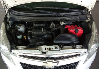 Подержанный автомобиль Chevrolet Spark 2014 года (15 фото)