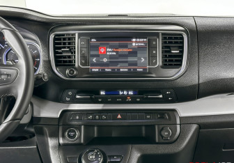 Подержанный автомобиль Citroen SpaceTourer 2018 года (19 фото)