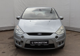 Подержанный автомобиль Ford S-MAX 2006 года (2 фото)
