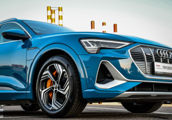 Новый Audi e-tron 2023 (30 фото)