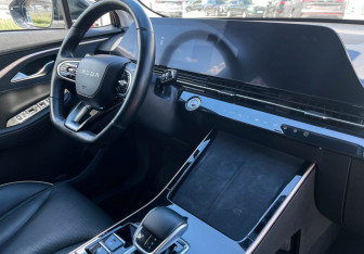 Подержанный автомобиль Omoda C5 2023 года (9 фото)