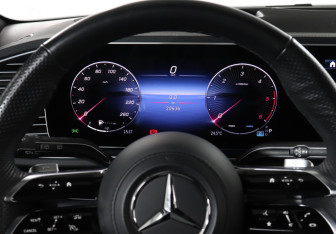 Подержанный автомобиль Mercedes-Benz GLE 2024 года (11 фото)
