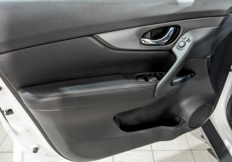 Подержанный автомобиль Nissan X-Trail 2015 года (18 фото)