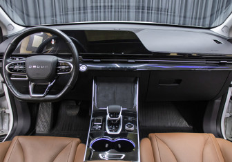 Подержанный автомобиль Omoda C5 2023 года (14 фото)