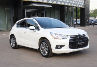 Подержанный автомобиль Citroen DS4 2015 года (3 фото)