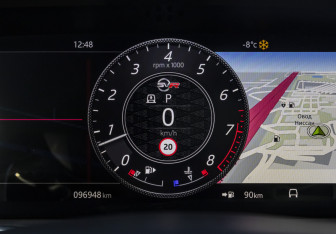 Подержанный автомобиль Land Rover Range Rover Sport 2019 года (14 фото)