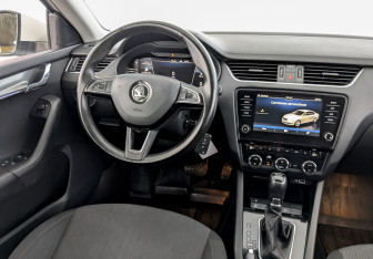 Подержанный автомобиль Skoda Octavia Liftback 2019 года (26 фото)