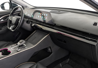 Подержанный автомобиль Omoda C5 2023 года (13 фото)