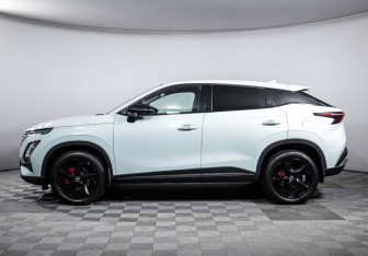 Подержанный автомобиль Omoda C5 2023 года (8 фото)
