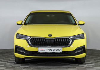 Подержанный автомобиль Skoda Octavia Liftback 2021 года (2 фото)