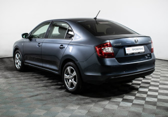 Подержанный автомобиль Skoda Rapid Liftback 2016 года (7 фото)