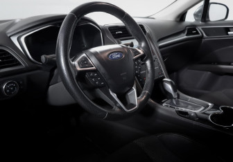 Подержанный автомобиль Ford Mondeo Sedan 2016 года (14 фото)