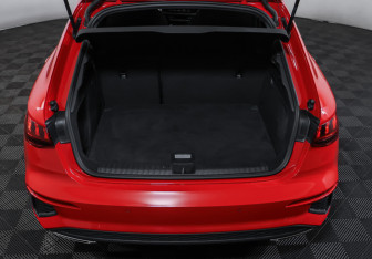 Подержанный автомобиль Audi A3 Hatchback 2021 года (10 фото)