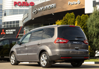 Подержанный автомобиль Ford Galaxy 2012 года (5 фото)