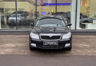 Подержанный автомобиль Skoda Octavia Liftback 2010 года (2 фото)