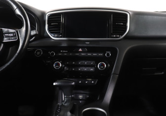 Подержанный автомобиль Kia Sportage 2021 года (14 фото)