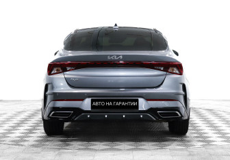 Подержанный автомобиль Kia K5 2022 года (6 фото)