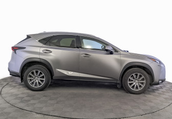 Подержанный автомобиль Lexus NX 2015 года (4 фото)