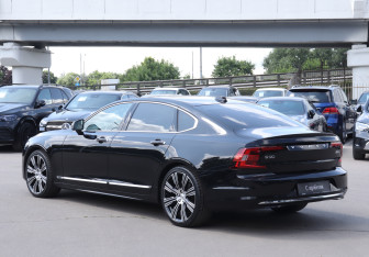 Подержанный автомобиль Volvo S90 2021 года (7 фото)