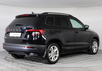 Подержанный автомобиль Skoda Karoq 2020 года (5 фото)