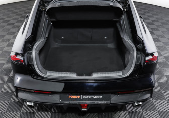 Подержанный автомобиль Changan UNI-V 2023 года (10 фото)