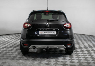 Подержанный автомобиль Renault Kaptur 2018 года (6 фото)