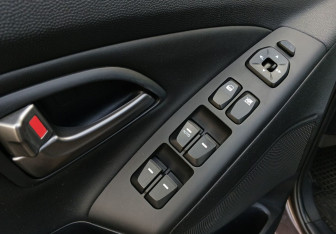Подержанный автомобиль Hyundai ix35 2014 года (17 фото)