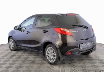 Подержанный автомобиль Mazda 2 Hatchback 2012 года (7 фото)