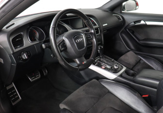 Подержанный автомобиль Audi A5 Coupe 2009 года (4 фото)