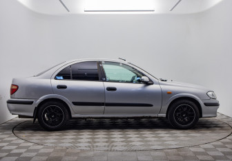 Подержанный автомобиль Nissan Almera Sedan 2002 года (6 фото)
