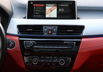 Подержанный автомобиль BMW X2 2019 года (16 фото)