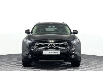 Подержанный автомобиль Infiniti FX 2010 года (2 фото)