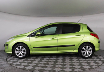 Подержанный автомобиль Peugeot 308 Hatchback 2008 года (8 фото)