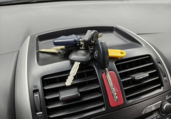 Подержанный автомобиль Toyota Auris Hatchback 2011 года (14 фото)