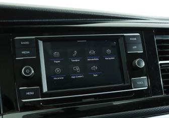 Подержанный автомобиль Volkswagen Caravelle 2020 года (20 фото)